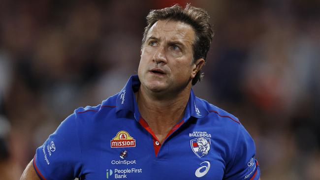 NCA. MELBOURNE, AUSTRALIA. April 19th, 2025 . AFL Round 6 .  Western Bulldogs vs St Kilda at Marvel Stadium.  Luke Beveridge , Senior Coach of the Bulldogs at qtr time    .   Picture: Michael Klein