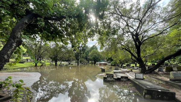 Premier Palaszczuk has urged Queenslanders to prepare in advance for storms. Picture: Chris Dawson