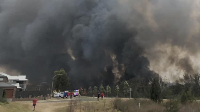 The bushfire threatening homes in Voyager Point. Picture: Twitter/Natasha Janjic