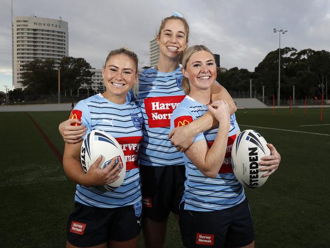 Maddie Studdon (right) brings Origin and Australian experience to the Rabbitohs. Picture: Toby Zerna