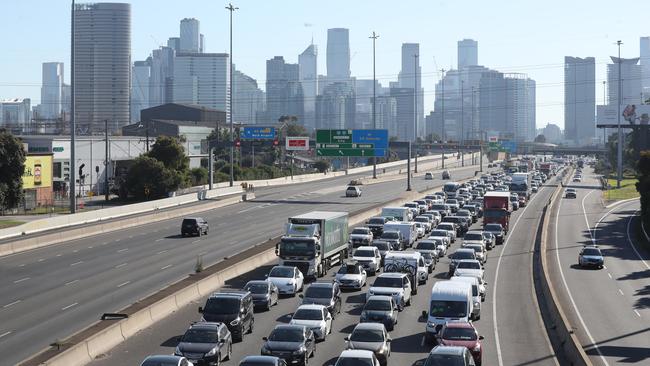 Westgate Bridge is down to one lane for annual repair work which is causing major traffic problems on the outbound approach. Tuesday, December 27. 2022. Picture David Crosling