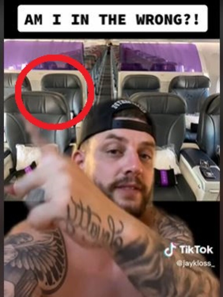 Jay wanted to swap with the passenger sitting next to Zoe (circled) who was also on an aisle seat. Picture: TikTok/jaykloss_