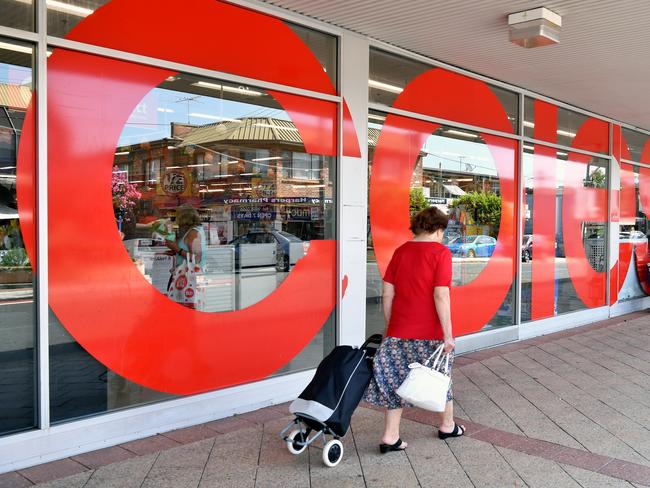 Coles is hiring 5000 new workers. Picture: AAP