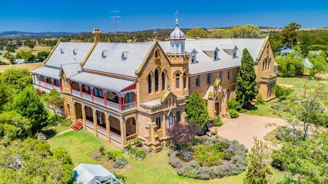 Heritage listed Abbey Boutique Hotel in Warwick has hit the market at offers over $3.5 million.