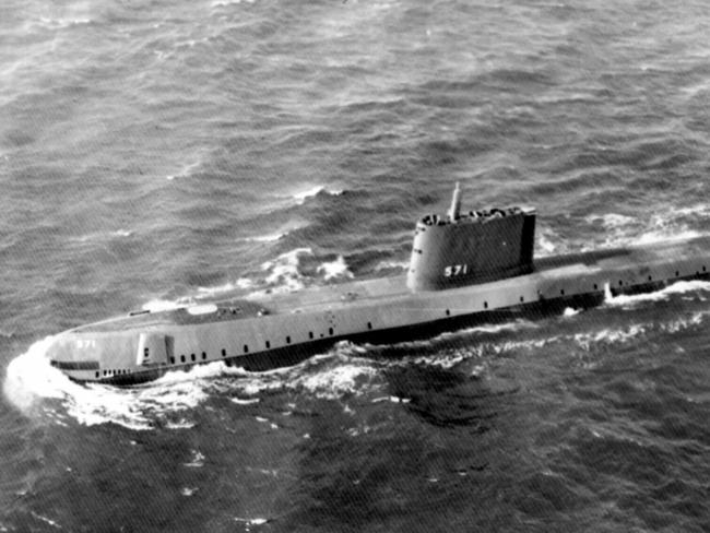 24/03/1998 PIRATE: Nuclear-powered submarine Nautilus undergoing sea trials Jan 1955.  1950s /Submarines