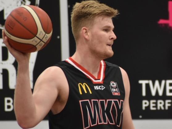 Harry Froling for the Mackay Meteors. Picture: Matthew Forrest