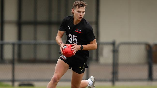 Ferntree Gully and Eastern Ranges product Corey Preston in action during the 2021 NAB AFL Draft Victoria Training Day. Photo by Michael Willson/AFL Photos via Getty Images