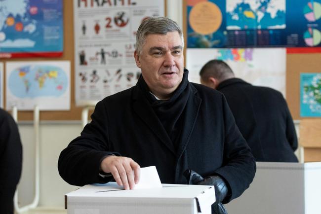 Zoran Milanovic voting in Zagreb on Sunday