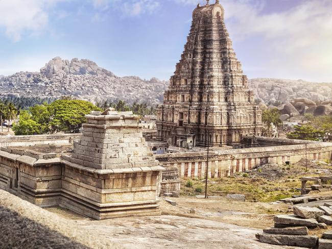 Virupaksha temple in Hampi