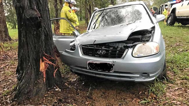 Car crashes into tree at Amamoor. Picture: Troy Jegers