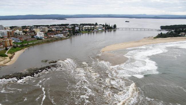 The Entrance Channel after the 2007 “Pasha Bulker” storms opened a `northern’ channel past the rocks on the southern side. Picture: SES.