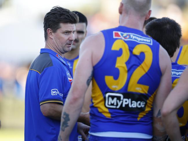 Andrew McQualter coaching his troops. Picture: Getty Images