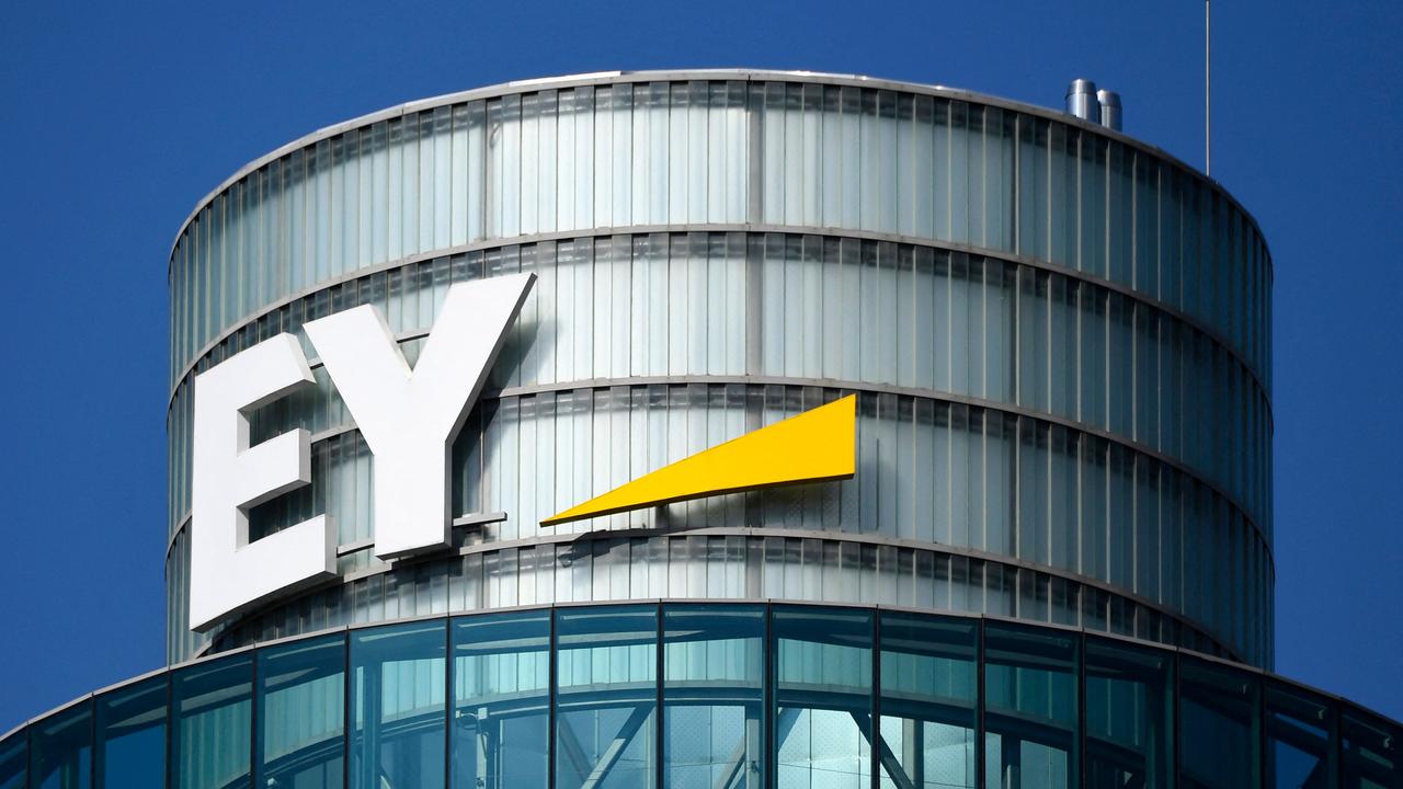 EY employee: Contested timeline between police and business