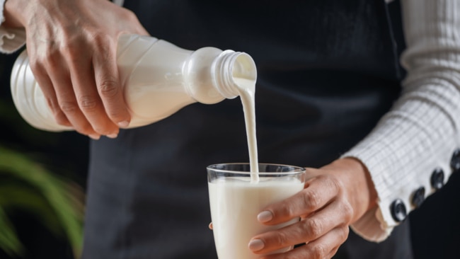 KefirKefir is a type of fermented milk drink that contains live cultures of bacteria. Packed full of probiotic goodness, kefir has been linked to several immune system benefits. A 2017 study found regular consumption of kefir can help with reducing inflammation, increasing antioxidant activity and fighting against harmful bacteria.