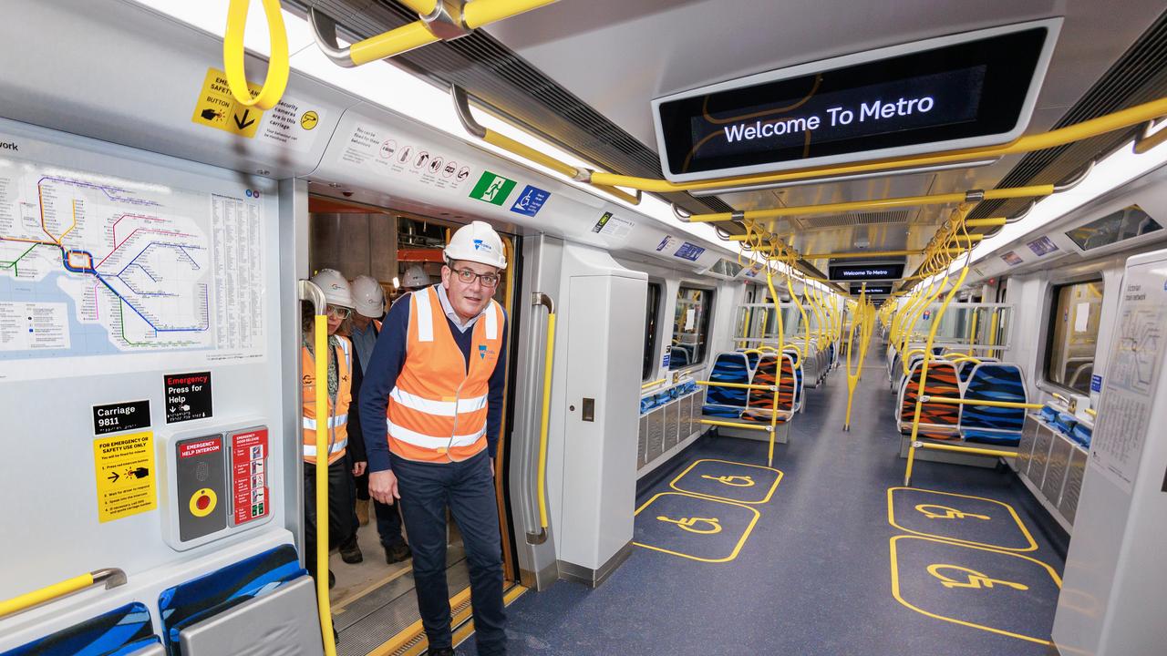 Melbourne train strike RTBU union threatens to strike over AFL finals