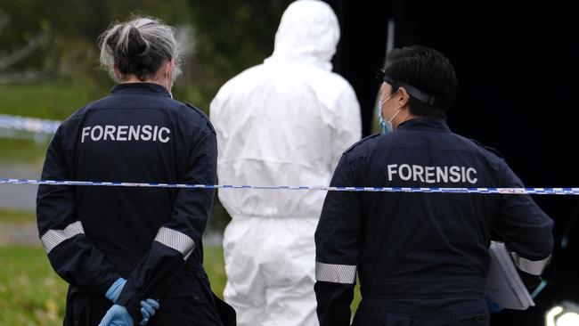 MELBOURNE, AUSTRALIA - NewsWire Photos MAY 8, 2023: Forensic police and homicide Squad detectives are investigating following the death of a man in Taylors Hill  Picture: NCA NewsWire /Luis Enrique Ascui