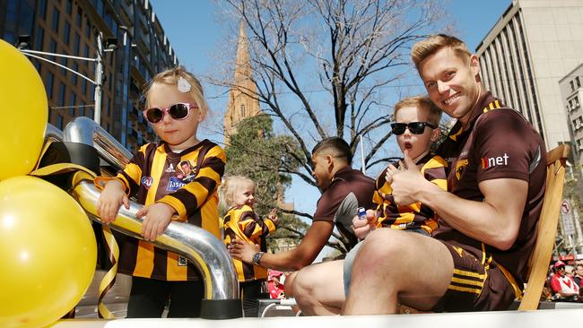 Sam Mitchell and kids at the 2014 parade. Picture: Colleen Petch.