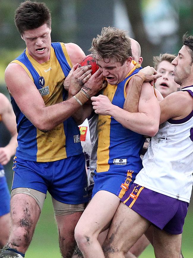 Oscar Persson (left) will boost Mt Eliza’s ruck stocks.