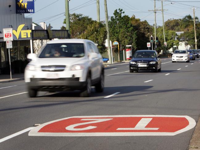 Transit Lanes on Waterworks Road at Ashgrove.