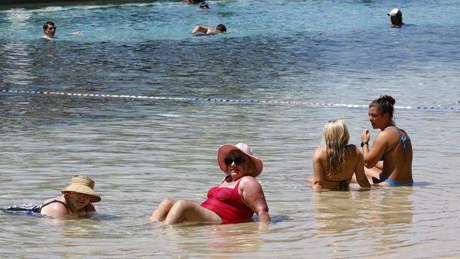 Parts of Australian were hit with an autumn heatwave. Picture: NCA NewsWire/Tertius Pickard