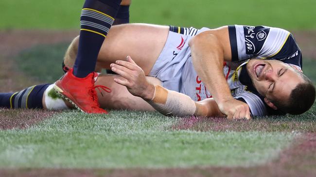 Shaun Fensom after breaking his leg in the grand final. (Mark Kolbe/Getty Images)