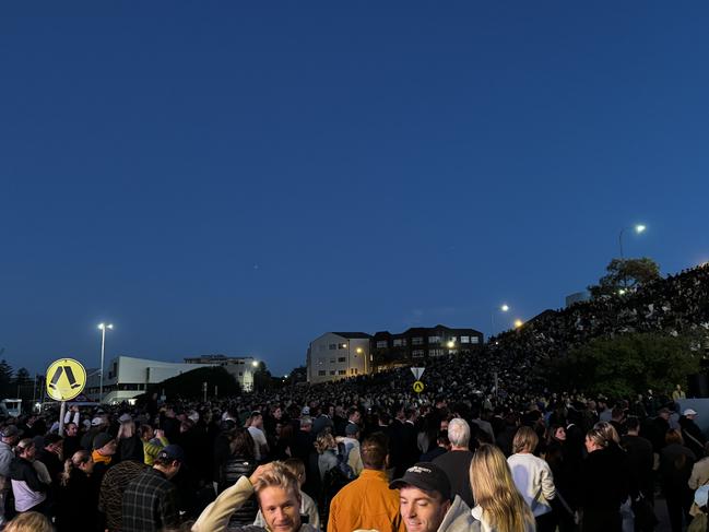 A sea of people n the hill at North Bondi.