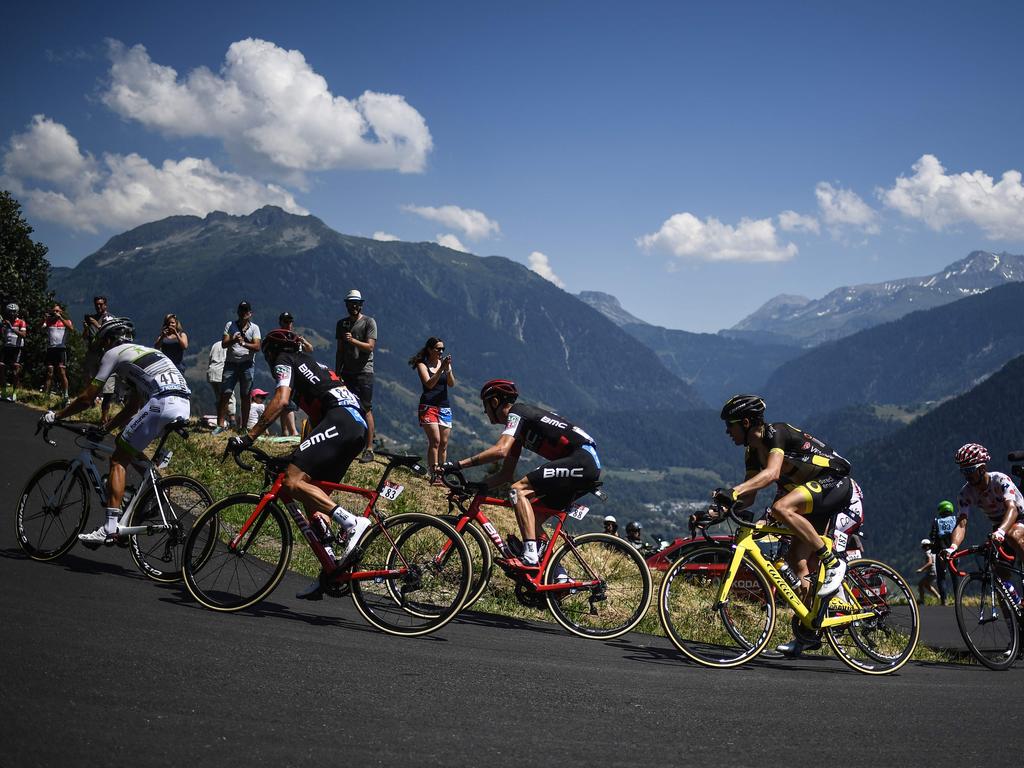 (From L) France's Warren Barguil, Italy's Damiano Caruso, US Tejay Van Garderen, France's Romain Sicard, Spain's Daniel Navarro (Behind Sicard) and France's Julian Alaphilippe, wearing the best climber's polka dot jersey, ride in the ascent of Bisanne during their breakaway in the eleventh stage of the 105th edition of the Tour de France cycling race between Albertville and La Rosiere, French Alps, on July 18, 2018. / AFP PHOTO / Jeff PACHOUD