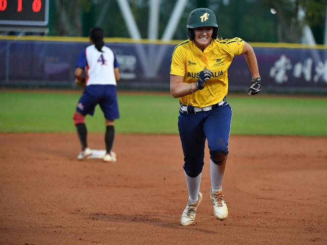 Bears player Chelsea Forkin running toward base for AustralIa. credit WBSC