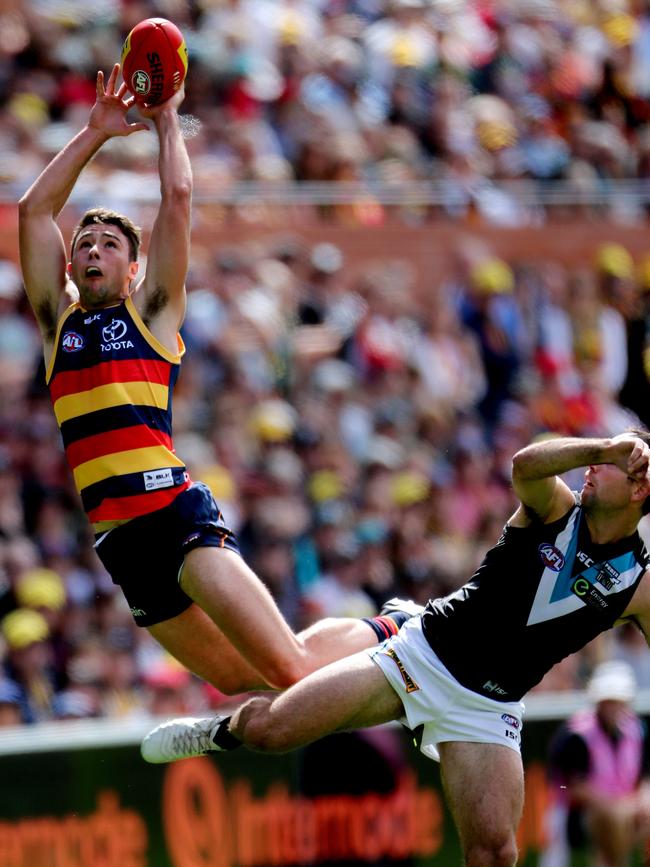 Rory Atkins flies over Matthew Broadbent in  Showdown 40. Picture: Calum Robertson
