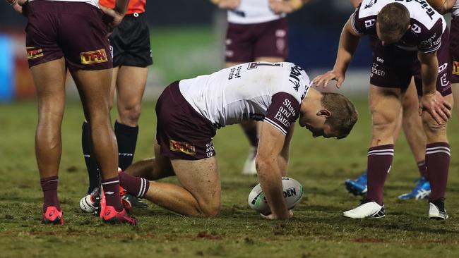 Manly's Tom Trbojevic injures his hamstring against Canberra in round six.