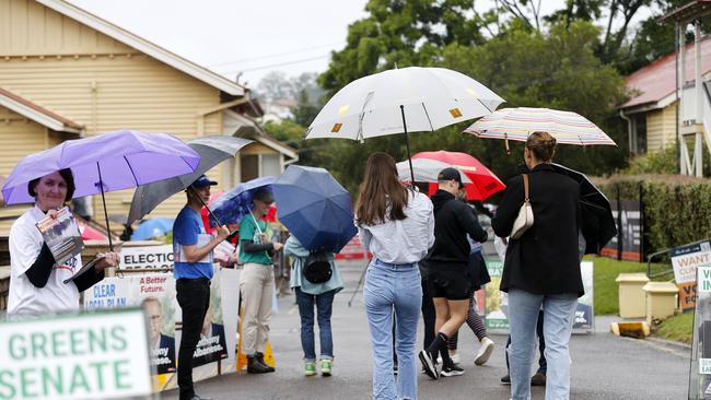 FEDERAL ELECTION 2022 SEAT OF BRISBANE, WILSTON.  Voting at Wilston State School . Saturday MAY 21st 2022 Picture/Josh Woning