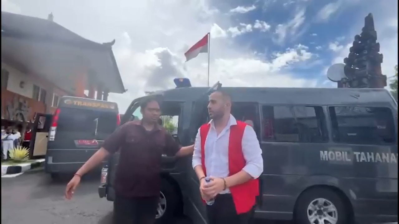 Australian man Mohamed Rifa attends Bali court facing alleged assault charge