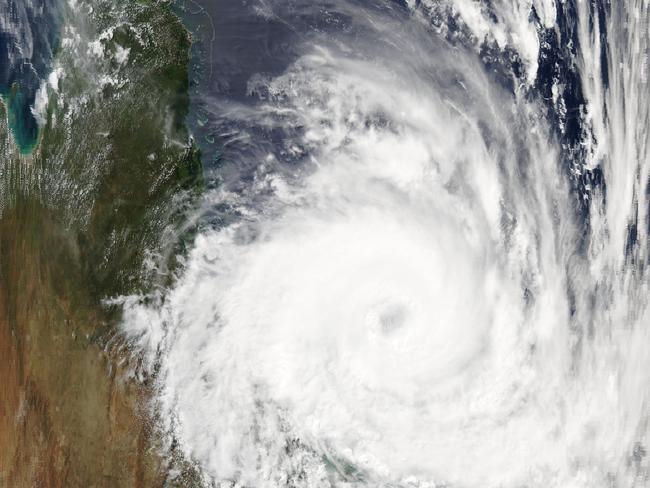 Cyclone Debbie: Bowen, Airlie Beach hit as system makes landfall | news ...