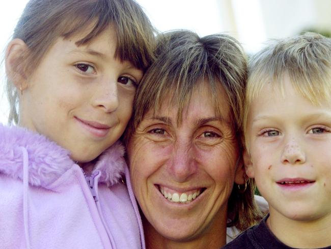 Nunn with children Jessie and Blake in 2001. Picture: AAP Image/Dave Hunt