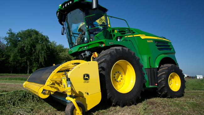 John Deere Launches New Range Of Self Propelled Forage Handlers The