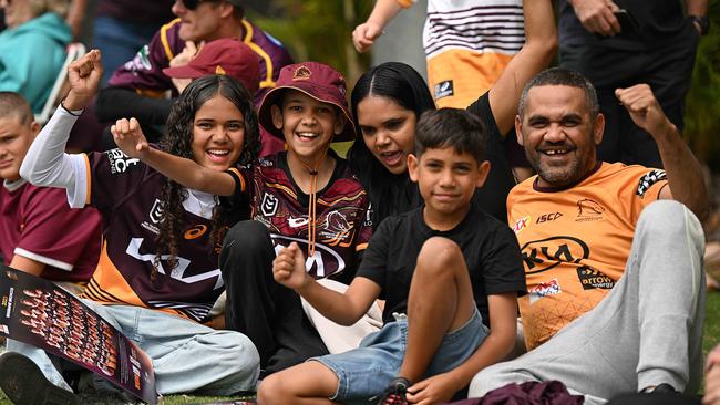 25/9/2023: L-R Charlize Fisher-Duncan , Gregory Fisher-Duncan, Mullingar Fisher, Dallas Fisher 9, and Greg Duncan among the fans during a Broncos fan training session at the Red Hill, Brisbane. pic: Lyndon Mechielsen/Courier Mail