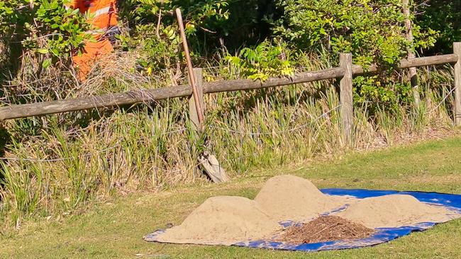 Police are on scene looking for additional evidence. Picture: Toni Moon.