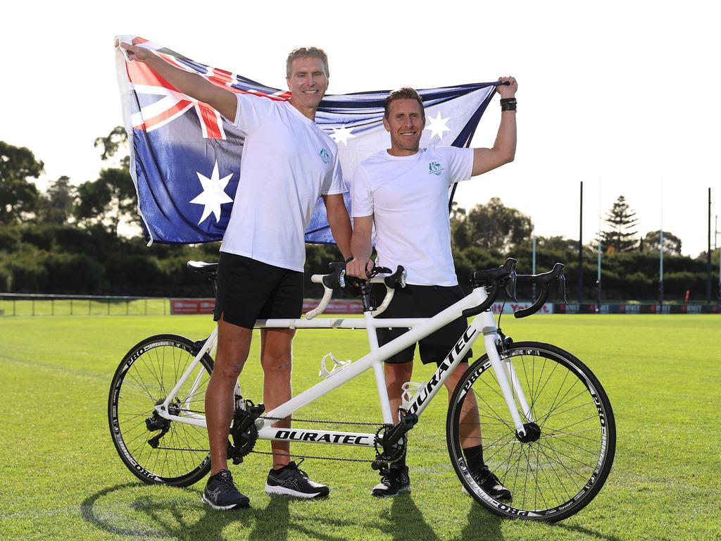 Blind athlete Gerrard Gosens (L) ‘doesn’t need to see the flag to know what it feels like to represent Australia.’ Picture: Robert Cianflone/Getty Images