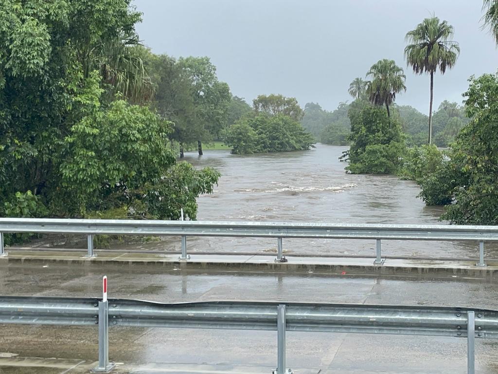 Mackay weather. Fast flowing flood waters at the causeway off Willetts Rd on Tuesday, February 4, 2025. Picture: Janessa Ekert