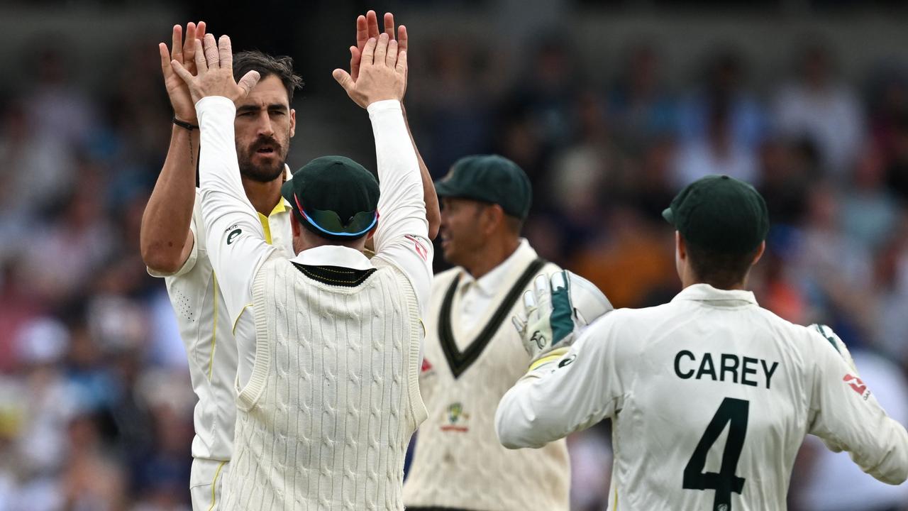 Mitchell Starc was bowling fire. Photo by Paul ELLIS / AFP.