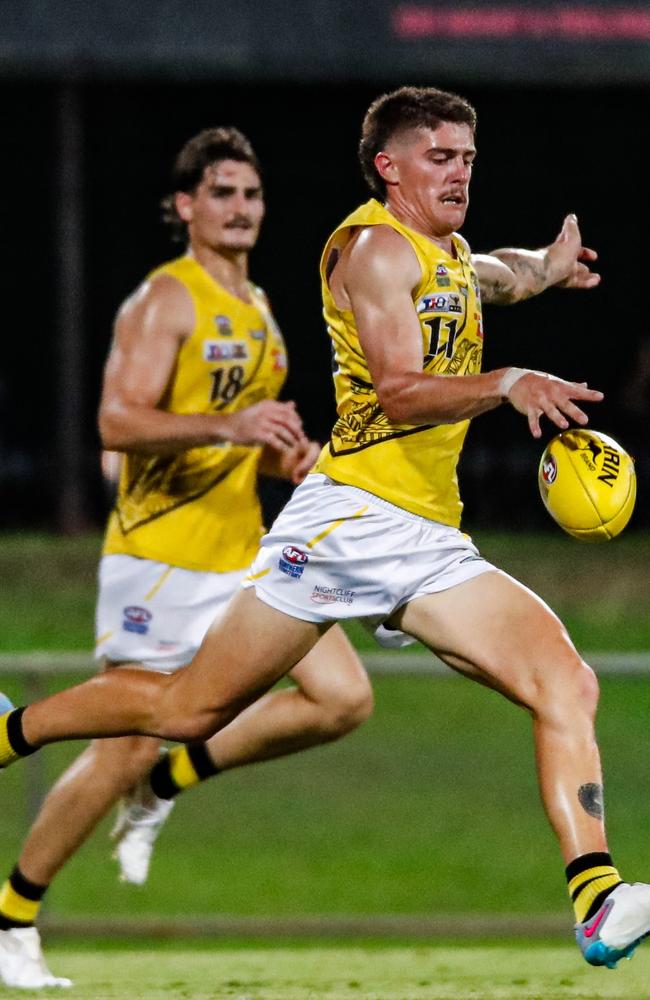 Sean Hunter playing for the Nightcliff Tigers in the 2024-25 NTFL season. Picture: Celina Whan / AFLNT Media