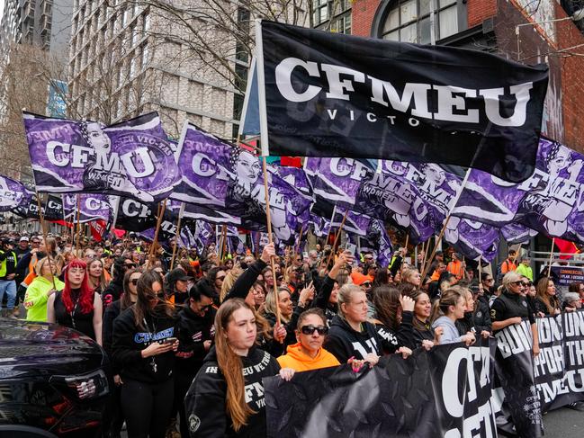 MELBOURNE, AUSTRALIA - AUGUST 27: CFMEU members march in protest on August 27, 2024 in Melbourne, Australia. Thousands of union members across Victoria participated in a march on Tuesday morning to show solidarity with the Construction, Forestry, Maritime, Mining and Energy Union (CFMEU). The strikes come in response to new legislation that forces the CFMEU to accept administration following allegations of criminal links and corruption. The new legislation, which passed the Senate with support from the Opposition, gives the relevant minister the power to appoint an administrator. The CFMEU has criticized the law, saying it stripped members of the right to a fair process and has flagged a legal fight. Prime Minister Anthony Albanese dismissed the union's criticism, stating that it is "business as usual from the CFMEU". (Photo by Asanka Ratnayake/Getty Images)