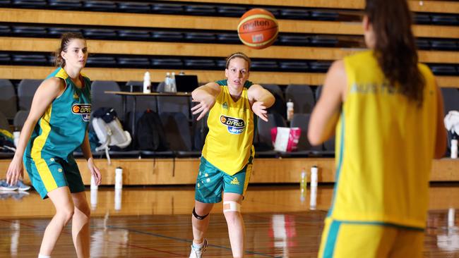 Rachael McCully of the Australian Opals women's basketball team training at TSS. Photo by Richard Gosling