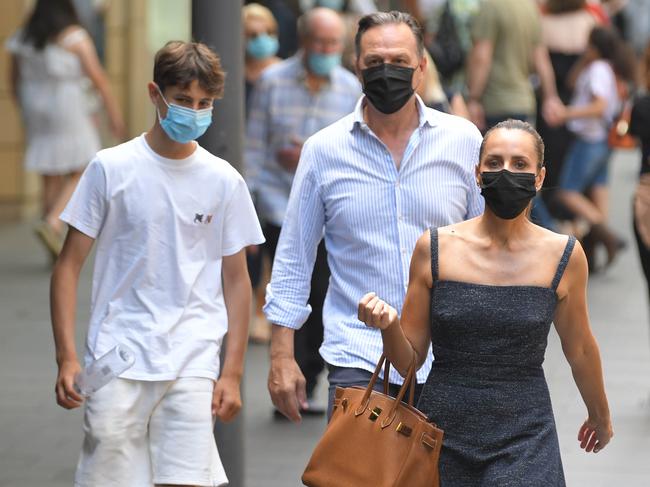 There are growing calls for mask mandates to be brought back as cases in NSW surge. Picture: NCA NewsWire/Simon Bullard