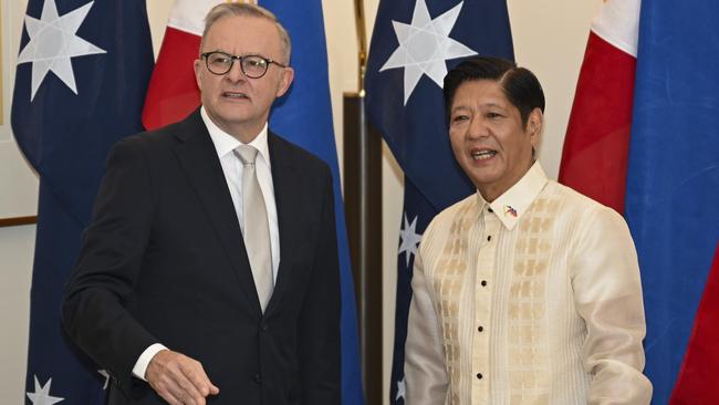 CANBERRA, AUSTRALIA, NewsWire Photos. FEBRUARY 29, 2024: Prime Anthony Albanese welcomes President of the Philippines Ferdinand R Marcos Jr as he arrives for a bilateral meeting at Parliament House in Canberra. Picture: NCA NewsWire / Martin Ollman