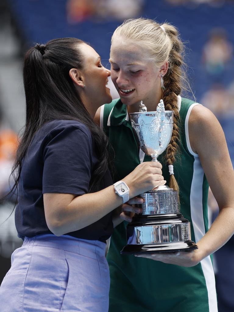 Australian Open 2023 Alina Korneeva wins girls singles, Casey