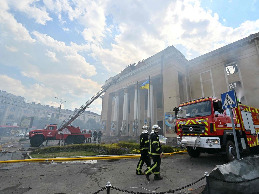 At least 22 people were killed Thursday by Russian air strikes on a city in central Ukraine, bombings described as “an openly terrorist act” by Ukrainian President Volodymyr Zelensky. Picture: Sergei Supinsky / AFP.