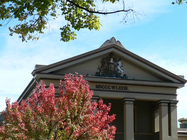 For best weekend magazine Orange travel story. The historic courthouse faces the city's Roberston Park. Pictures Grant Jones