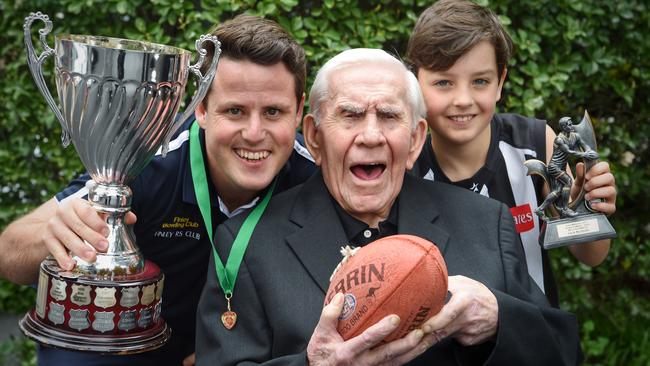 Legendary AFL Collingwood footballer Lou Richards has passed away.