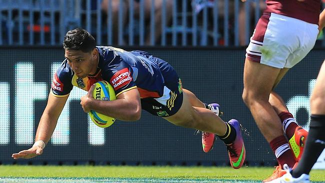 A flying Curtis Rona scores during the Auckland Nines. Pic. Mark Evans